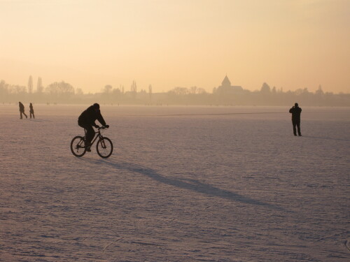 radfahrer-auf-dem-bodensee-8007.jpeg