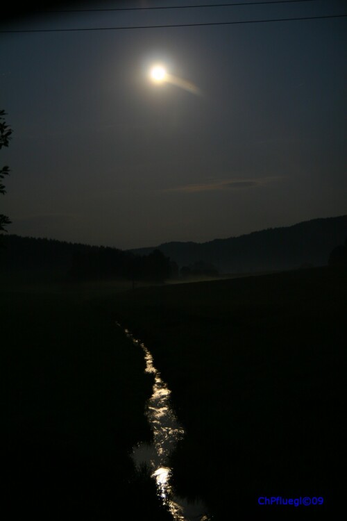 der-mond-ist-aufgegangen-4652e1cd4505b45fd6ec.jpeg
