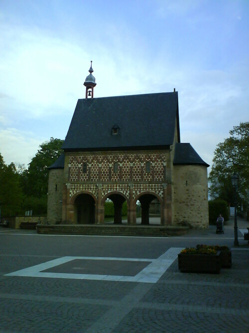 konigshalle-kloster-lorsch-67619a13a912c91e872b.jpeg