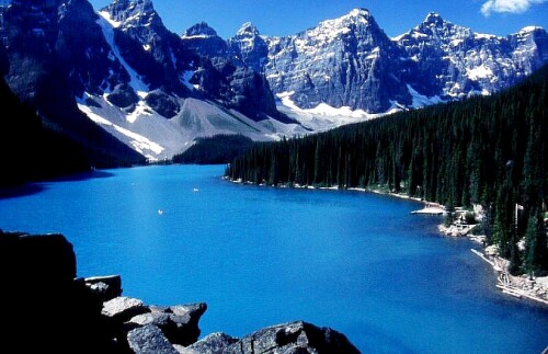 lake-emerald-canada-25575e12c81af6e37d9.jpeg